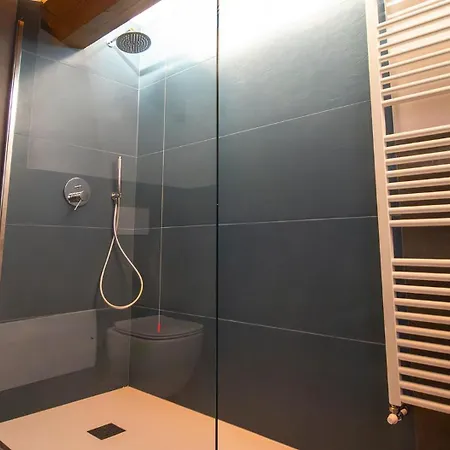 Bossema 8 Nyaraló Calmasino